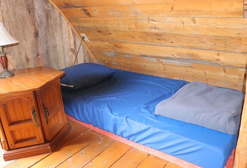 הוסטל Auberge/chalet Griffon Aventure