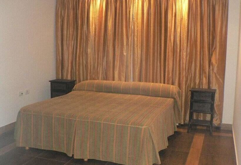 Общежитие Las Moras Multiespacio