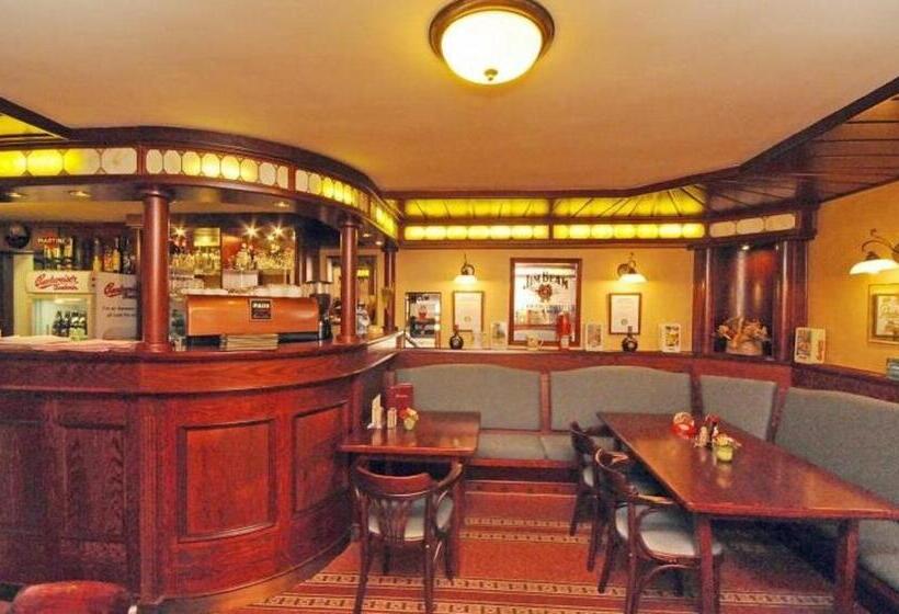 ユースホステル Polgármester étterem és Panzió