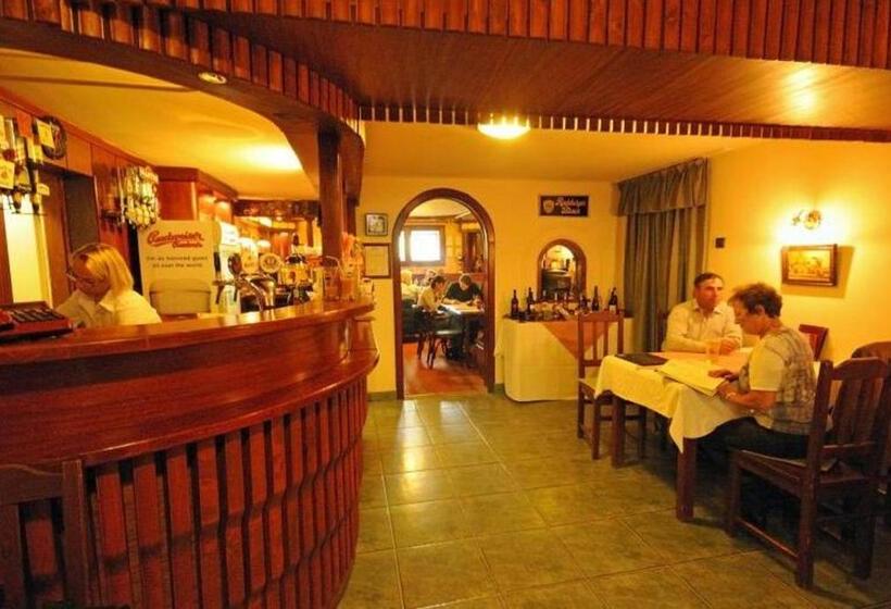 ユースホステル Polgármester étterem és Panzió