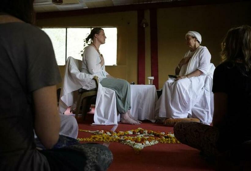 הוסטל Rishikesh Sadan