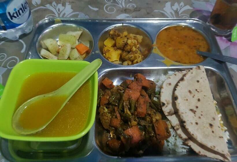 הוסטל Rishikesh Sadan