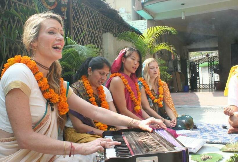 הוסטל Rishikesh Sadan