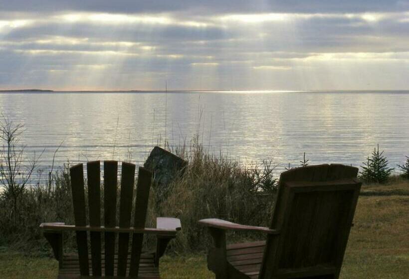 فندق صغير Seawind Landing Country Inn