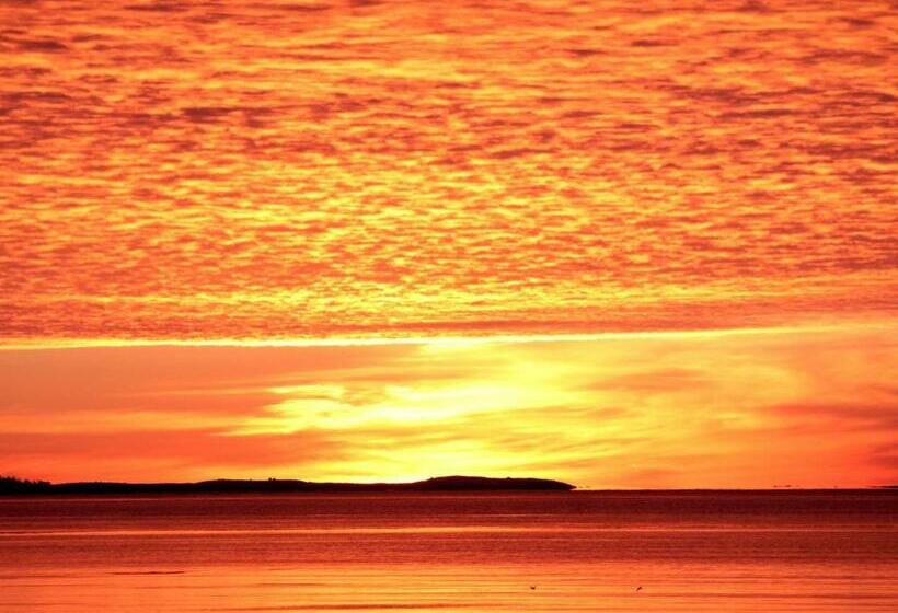 فندق صغير Seawind Landing Country Inn