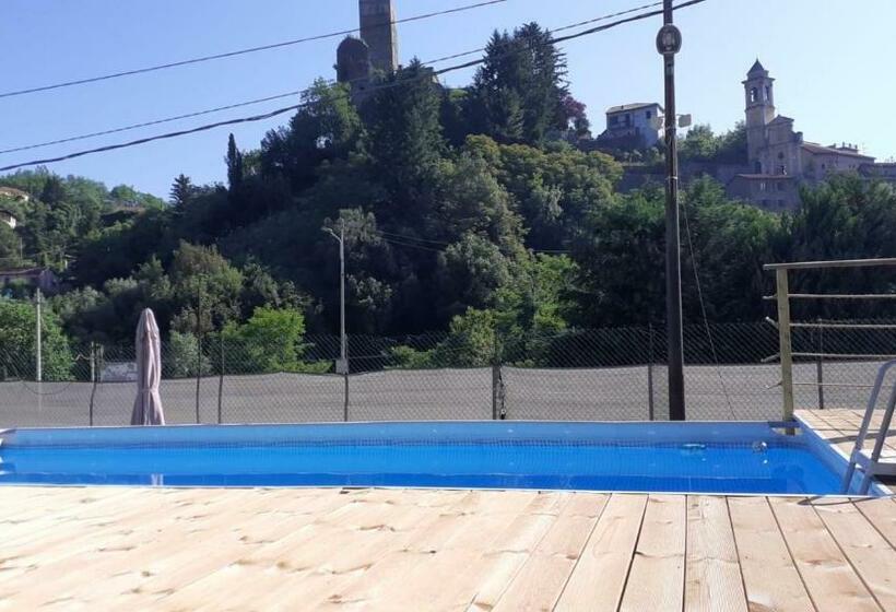 B&b Il Tempo Del Vento In Front Of The Castle