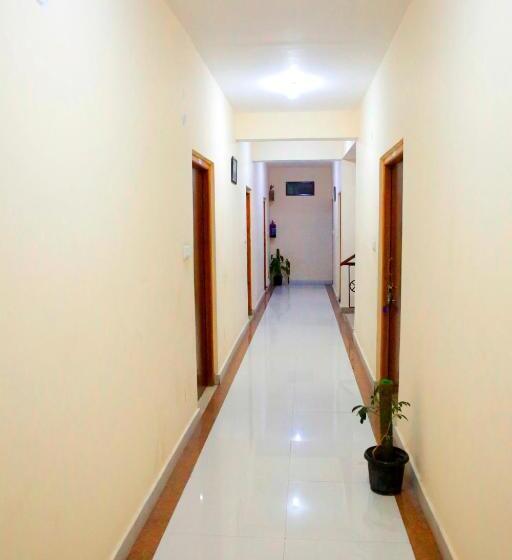 مبيت وإفطار Avlokan  Near Kainchi Dham Mandir