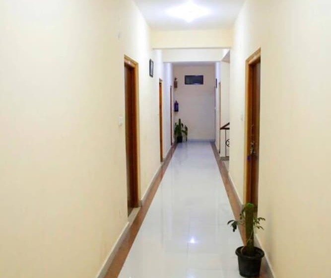 مبيت وإفطار Avlokan  Near Kainchi Dham Mandir