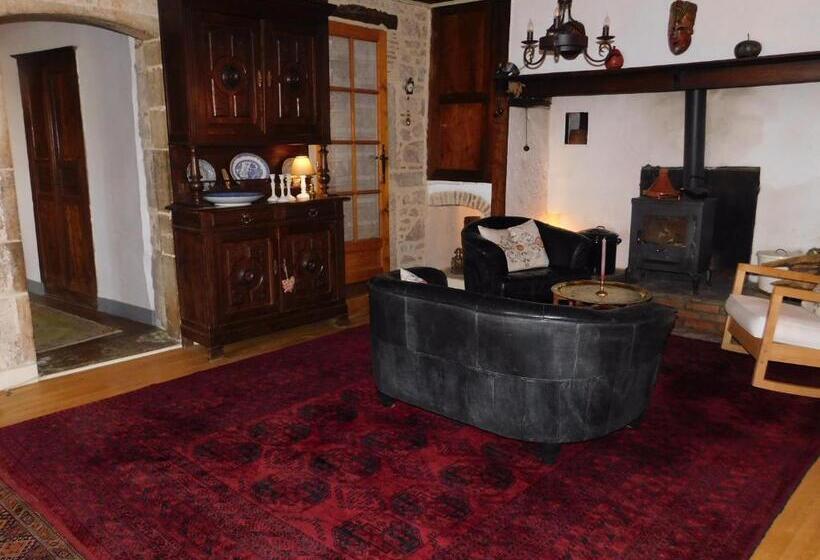 مبيت وإفطار Chambre D'hôtes Les 3 Cochons D'olt