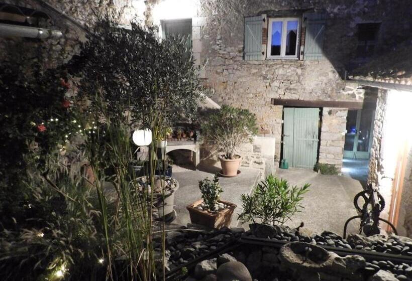 مبيت وإفطار Chambre D'hôtes Les 3 Cochons D'olt