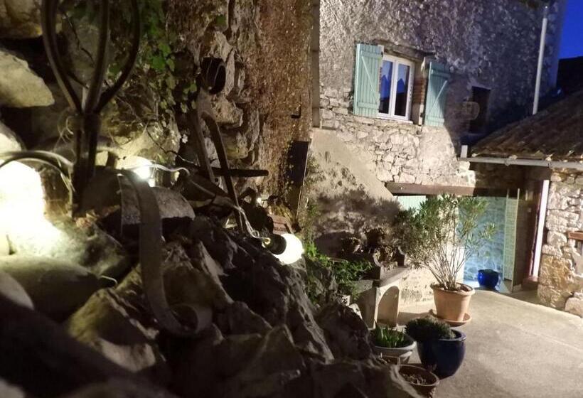 مبيت وإفطار Chambre D'hôtes Les 3 Cochons D'olt