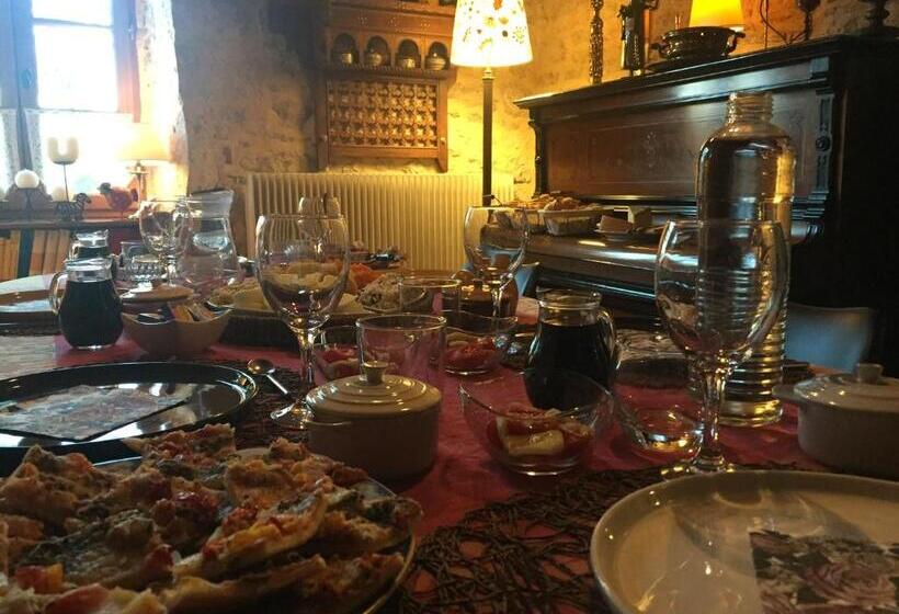 مبيت وإفطار Chambre D'hôtes Les 3 Cochons D'olt