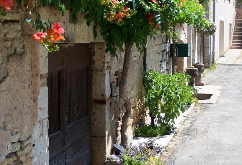 مبيت وإفطار Chambre D'hôtes Les 3 Cochons D'olt