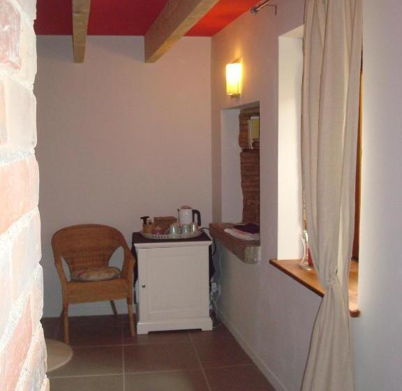 민박 Chambre D'hôtes Les Plaisances