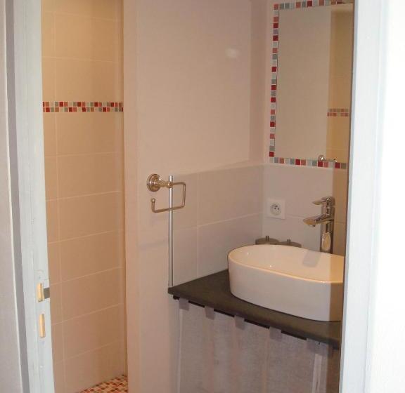 민박 Chambre D'hôtes Les Plaisances