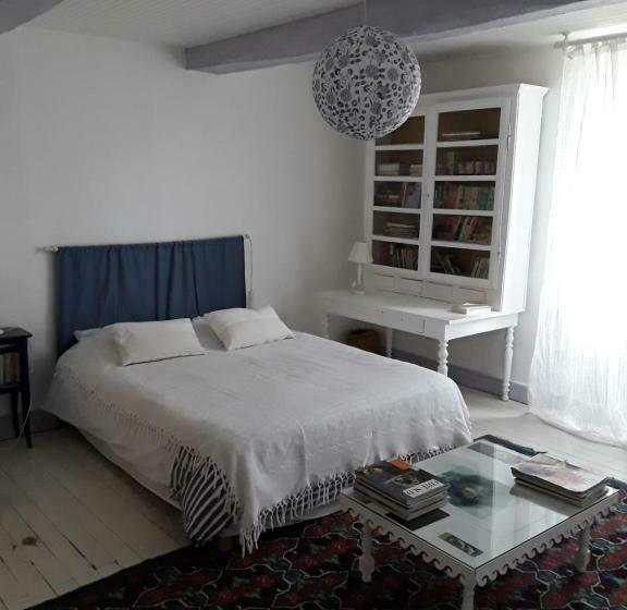 민박 Chambres D Hôtes De Pesquès