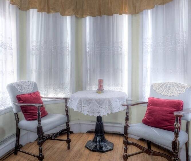 مبيت وإفطار Country Encounters Accommodations