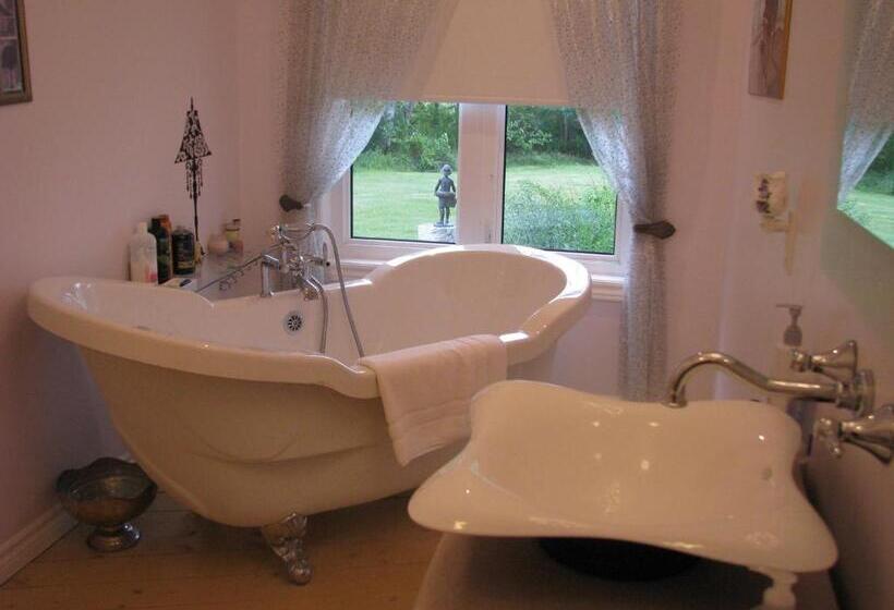 مبيت وإفطار Rumi Guest House On The Cabot Trail