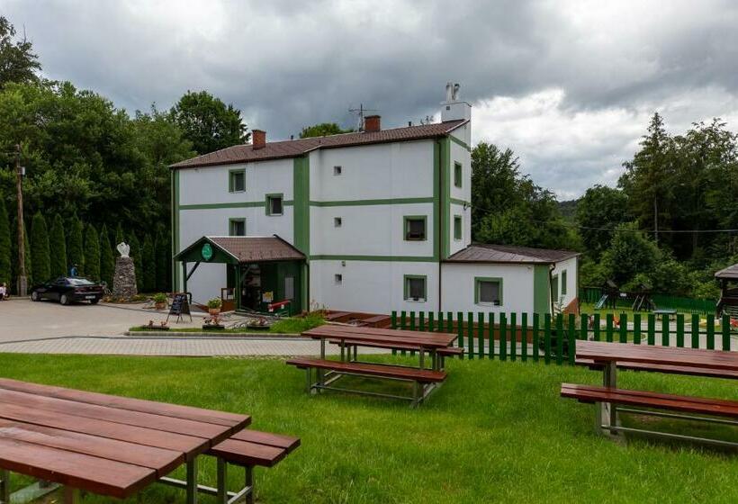 住宿加早餐  Fehér Sas Panzió