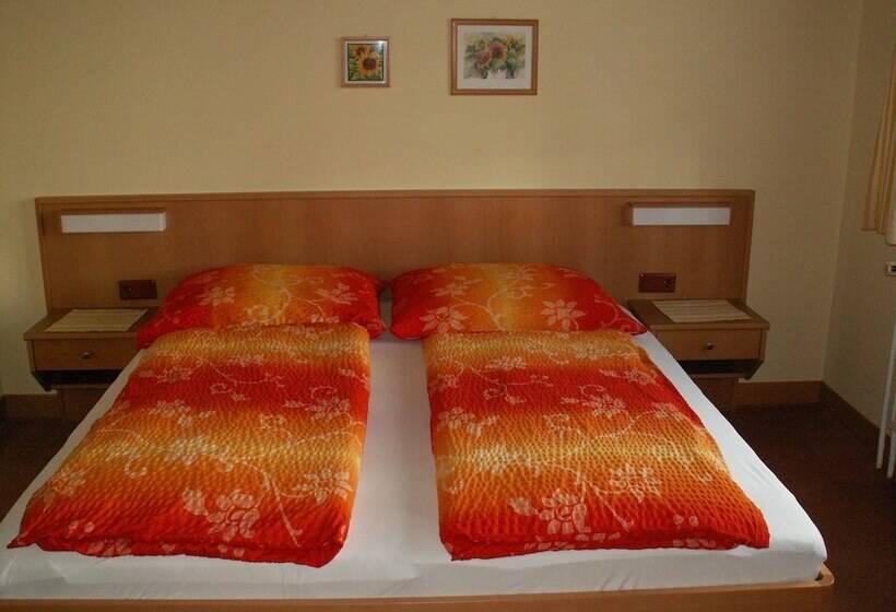 مبيت وإفطار Gästehaus Familie Grudl