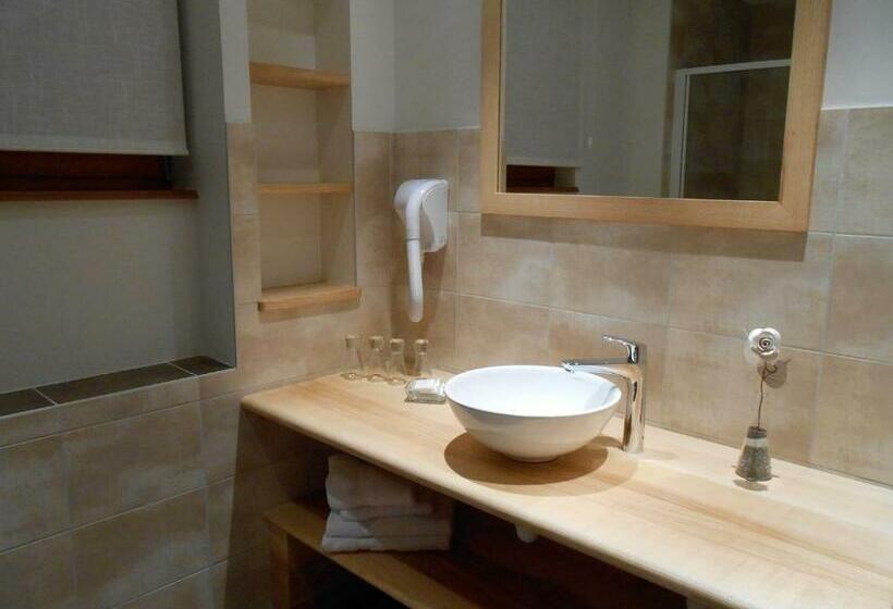 ベッドアンドブレックファースト La Griffe à Foin Au Restaurant Raisin D'or