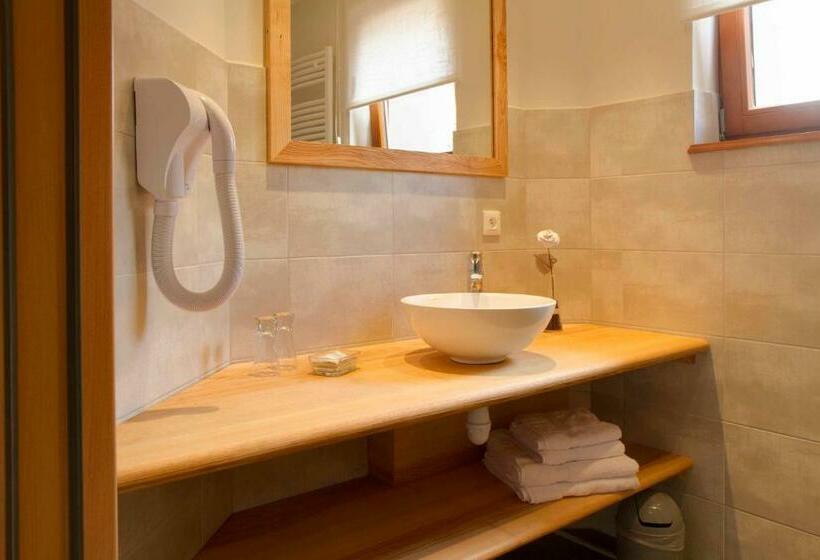 ベッドアンドブレックファースト La Griffe à Foin Au Restaurant Raisin D'or