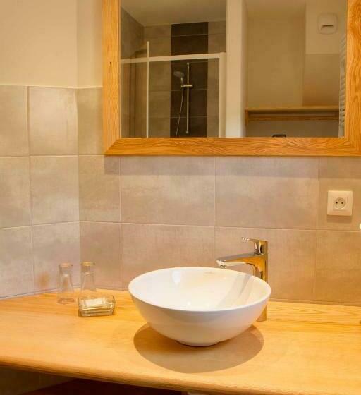 ベッドアンドブレックファースト La Griffe à Foin Au Restaurant Raisin D'or