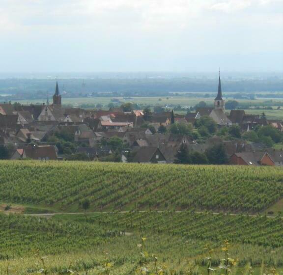 ベッドアンドブレックファースト La Griffe à Foin Au Restaurant Raisin D'or