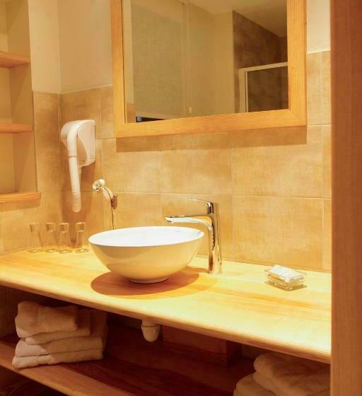 ベッドアンドブレックファースト La Griffe à Foin Au Restaurant Raisin D'or