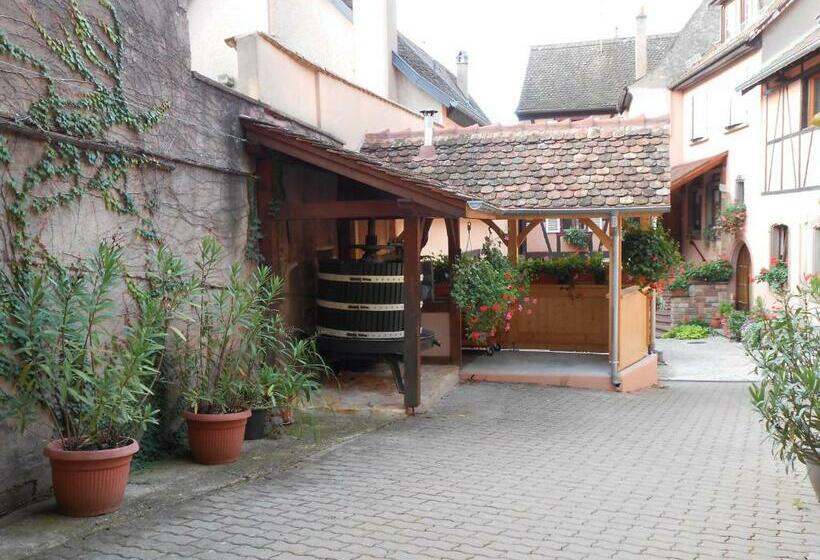 ベッドアンドブレックファースト La Griffe à Foin Au Restaurant Raisin D'or