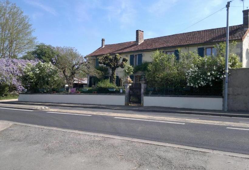 Bed and Breakfast La Maison Jaune