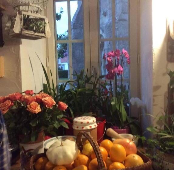 مبيت وإفطار La Roulotte De Lola   Chambre D Hôtes