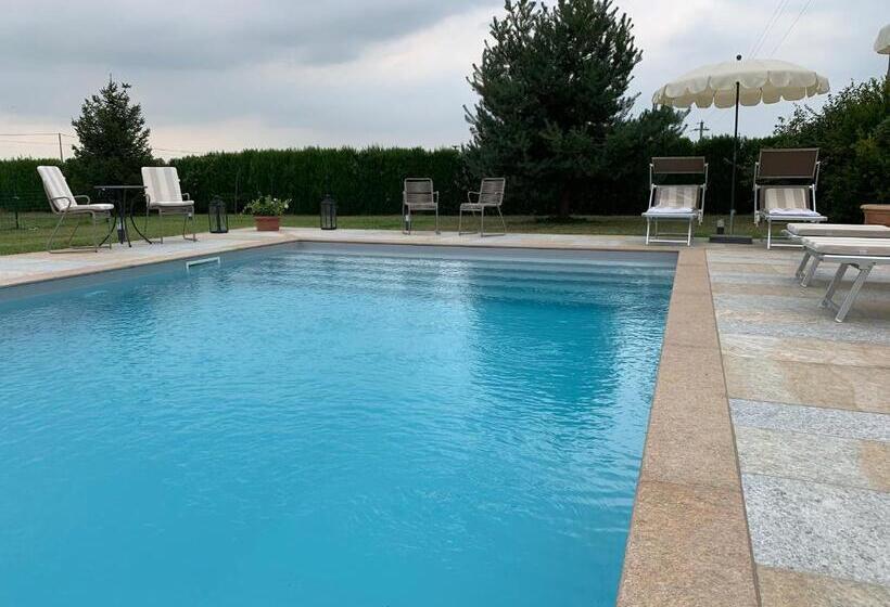 ホテル Agriturismo Sarmore
