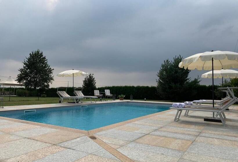 בית מלון כפרי Agriturismo Sarmore