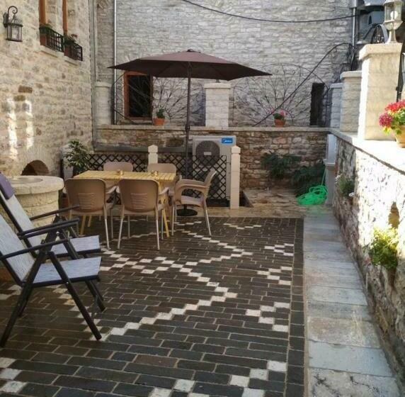 בית מלון כפרי Argjiro Traditional