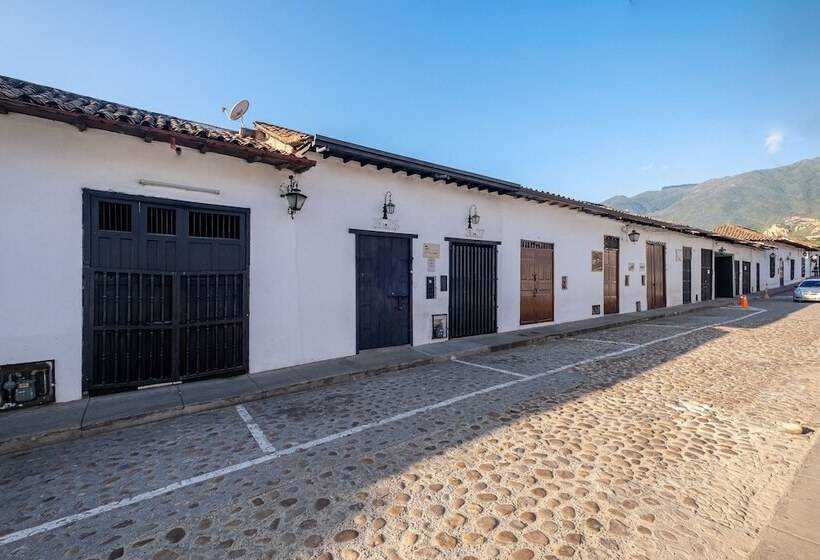 هتل Ayenda Boutique Macaregua Girón