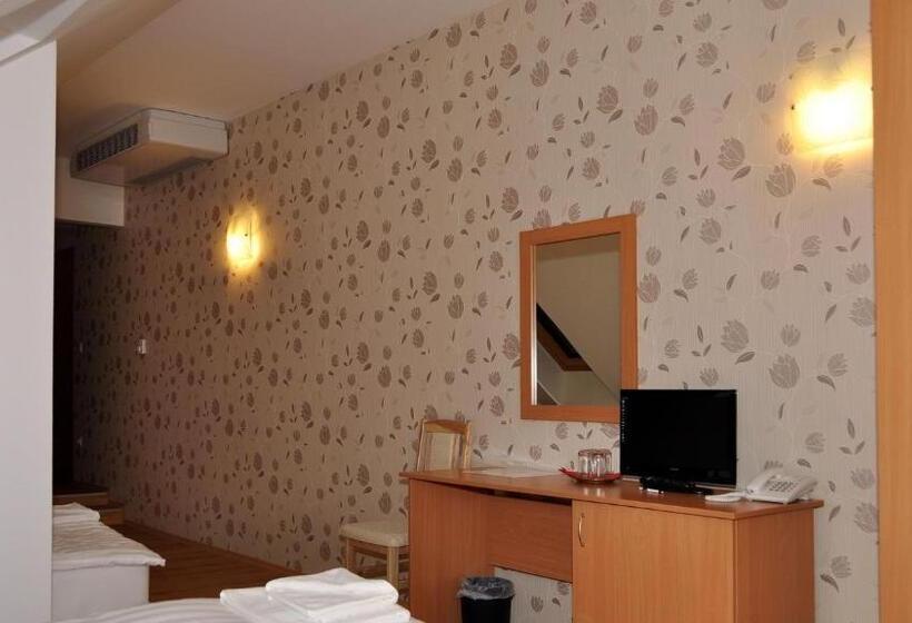 בית מלון כפרי Belvárdi Fogadó