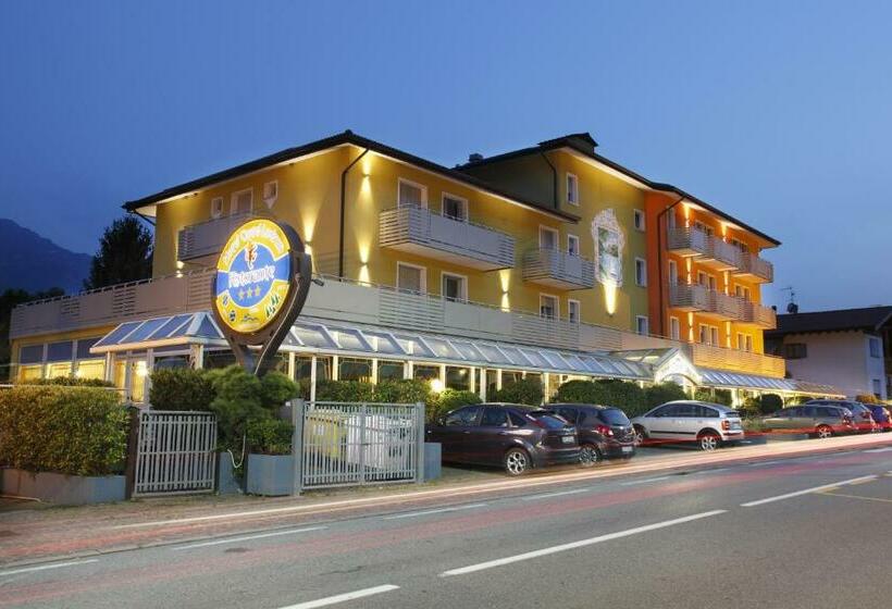 فندق Castel Lodron