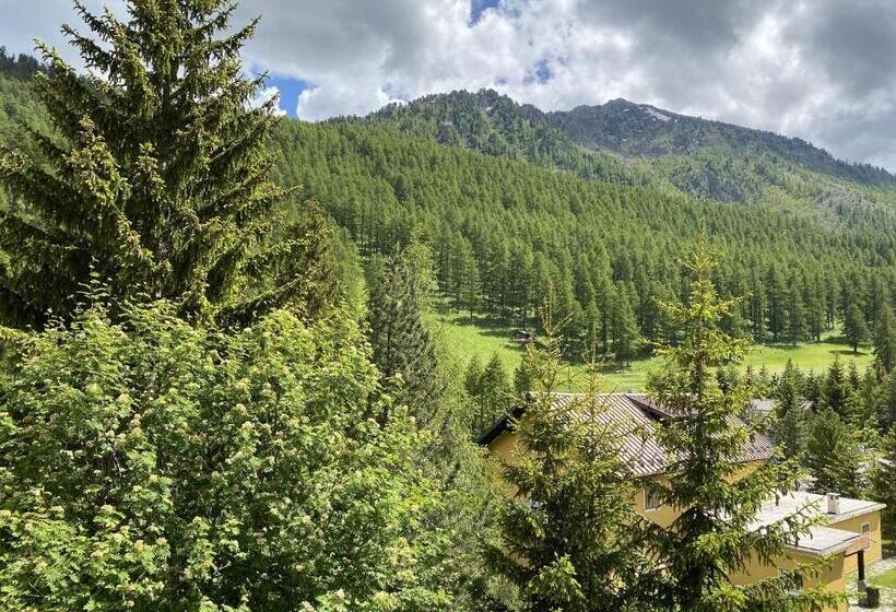 Отель Chalet Della Luna Attenzione Lavori Di Ristrutturazione In Corso Impalcatura