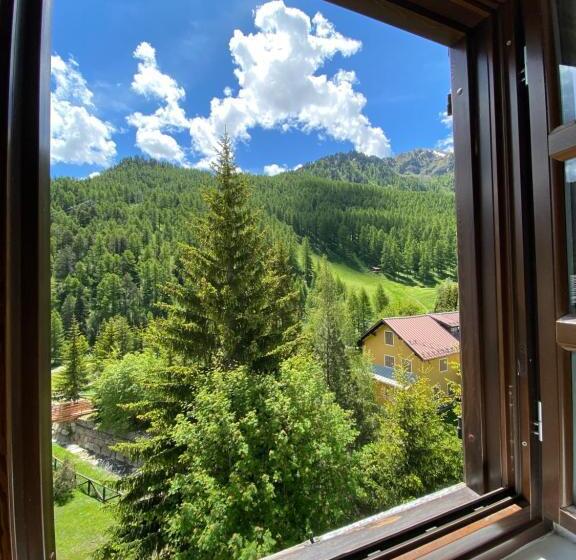 Отель Chalet Della Luna Attenzione Lavori Di Ristrutturazione In Corso Impalcatura