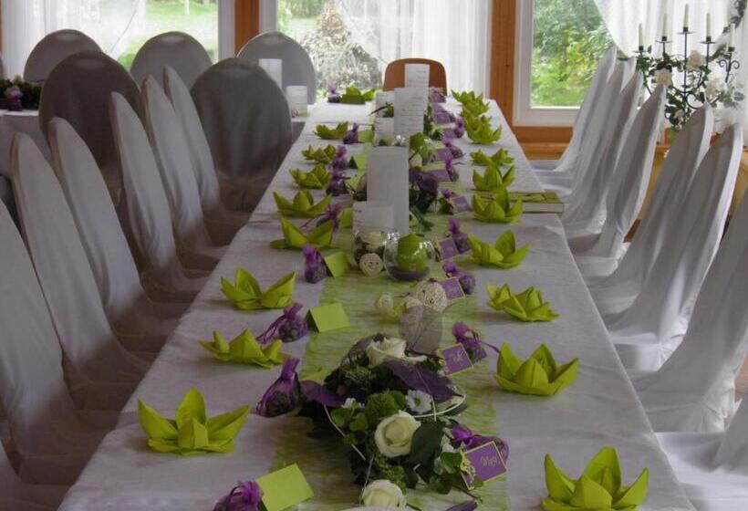 ホテル Fledermausschloss