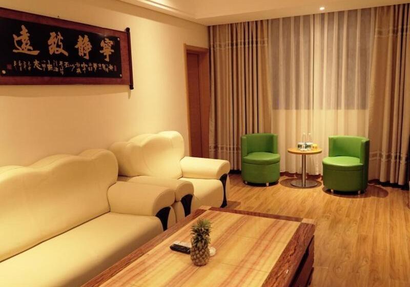 בית מלון כפרי Greentree Inn Guangxi Hepu Huanzhusouthrd.transit Center Express