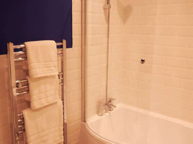 בית מלון כפרי Guestling Hall