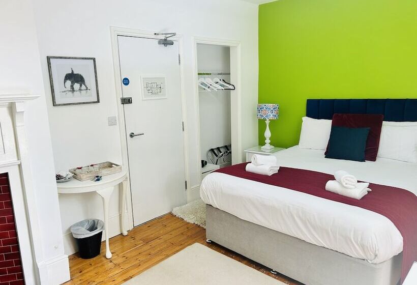 בית מלון כפרי Guestling Hall