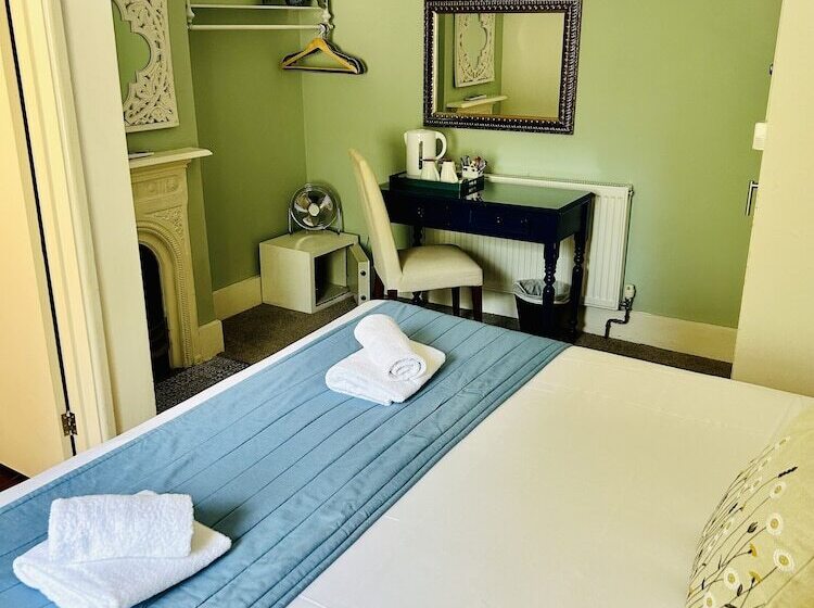 בית מלון כפרי Guestling Hall