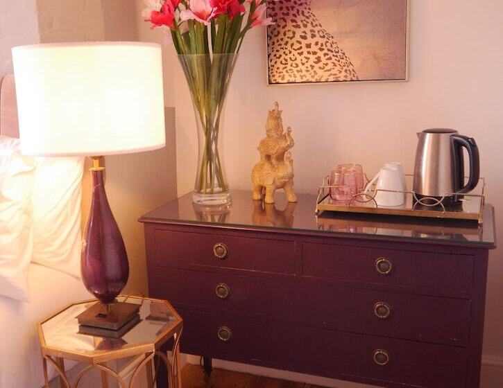 בית מלון כפרי Guestling Hall