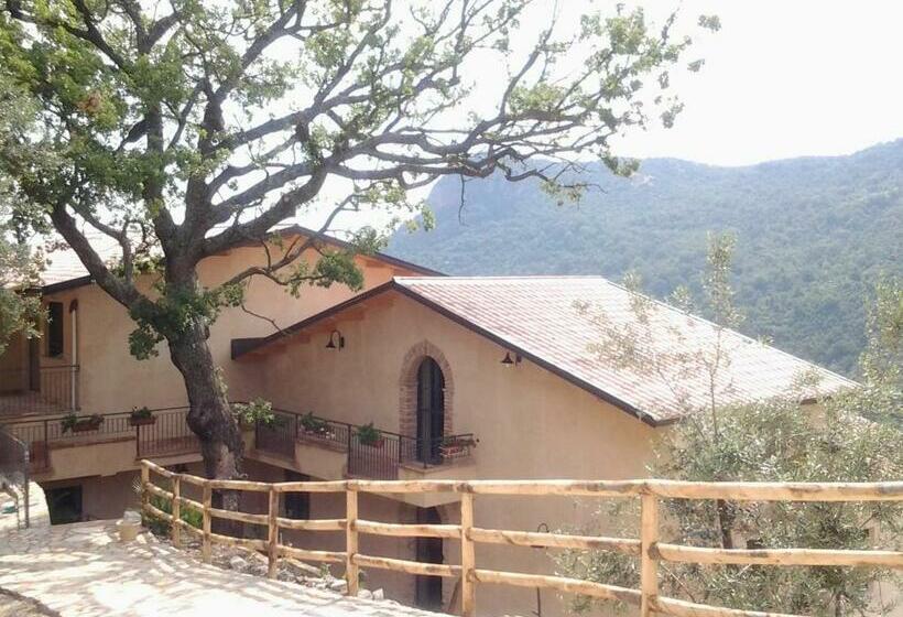 فندق Il Biscardino