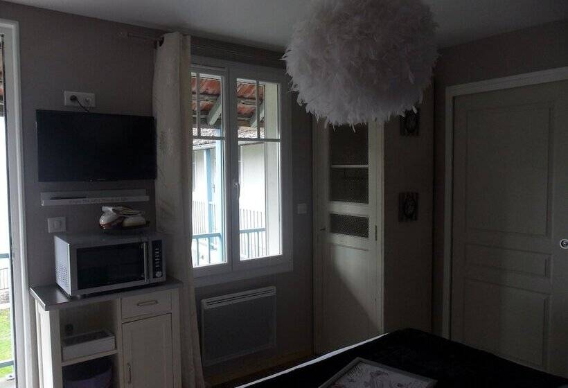 בית מלון כפרי La Buissonniere