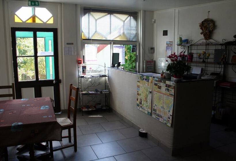 בית מלון כפרי La Buissonniere