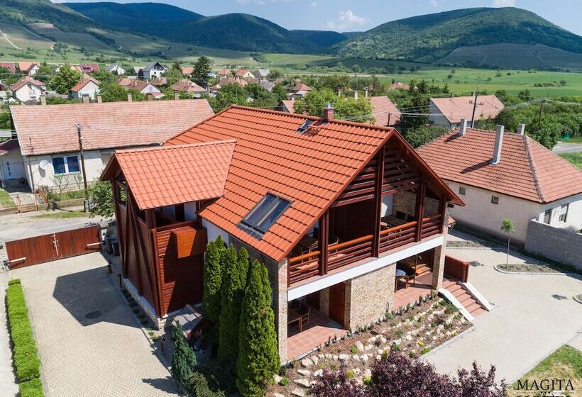 בית מלון כפרי Magita